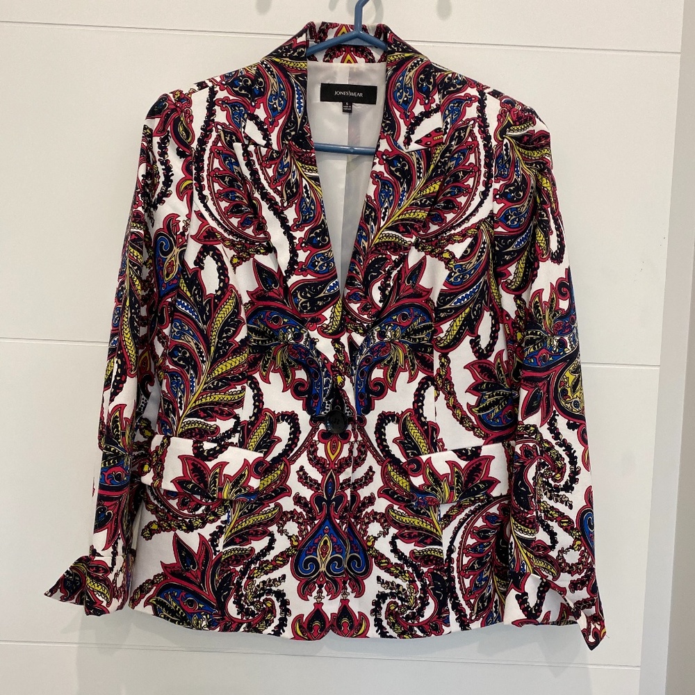 Fun patterned blazer - size 6 - Jones Wear